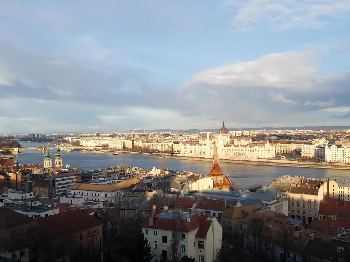 Ferjoe'S Home Apartman Budapest Esterno foto
